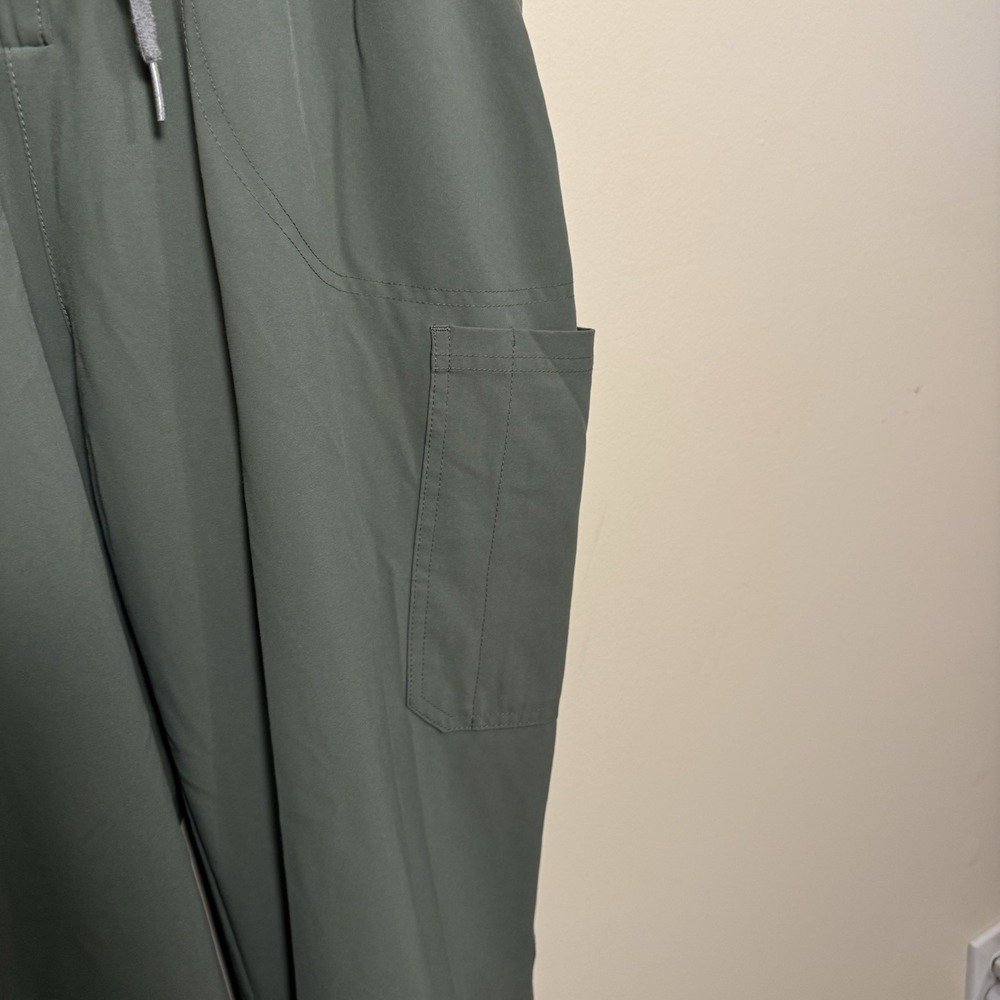 WonderWink Renew Women's Large Jumpsuit 7 Pocket V-Neck Stretch Cargo In Olive - Picture 8 of 16